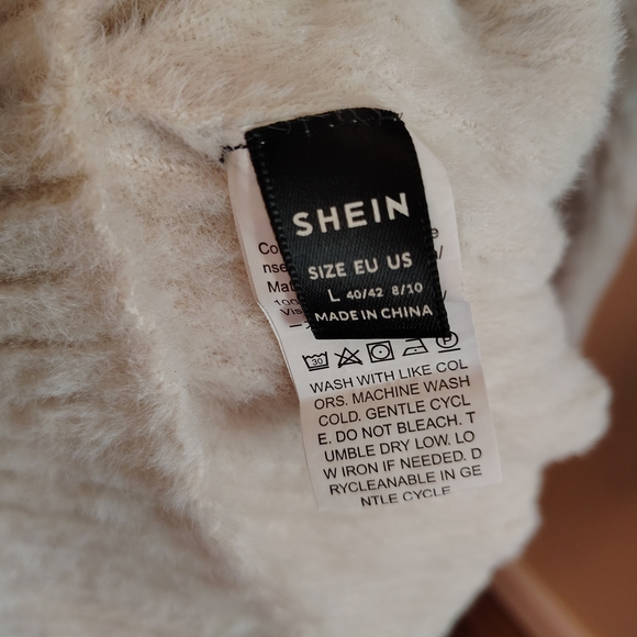 Cozy Cream Turtleneck Sweater - Picture 3 of 7